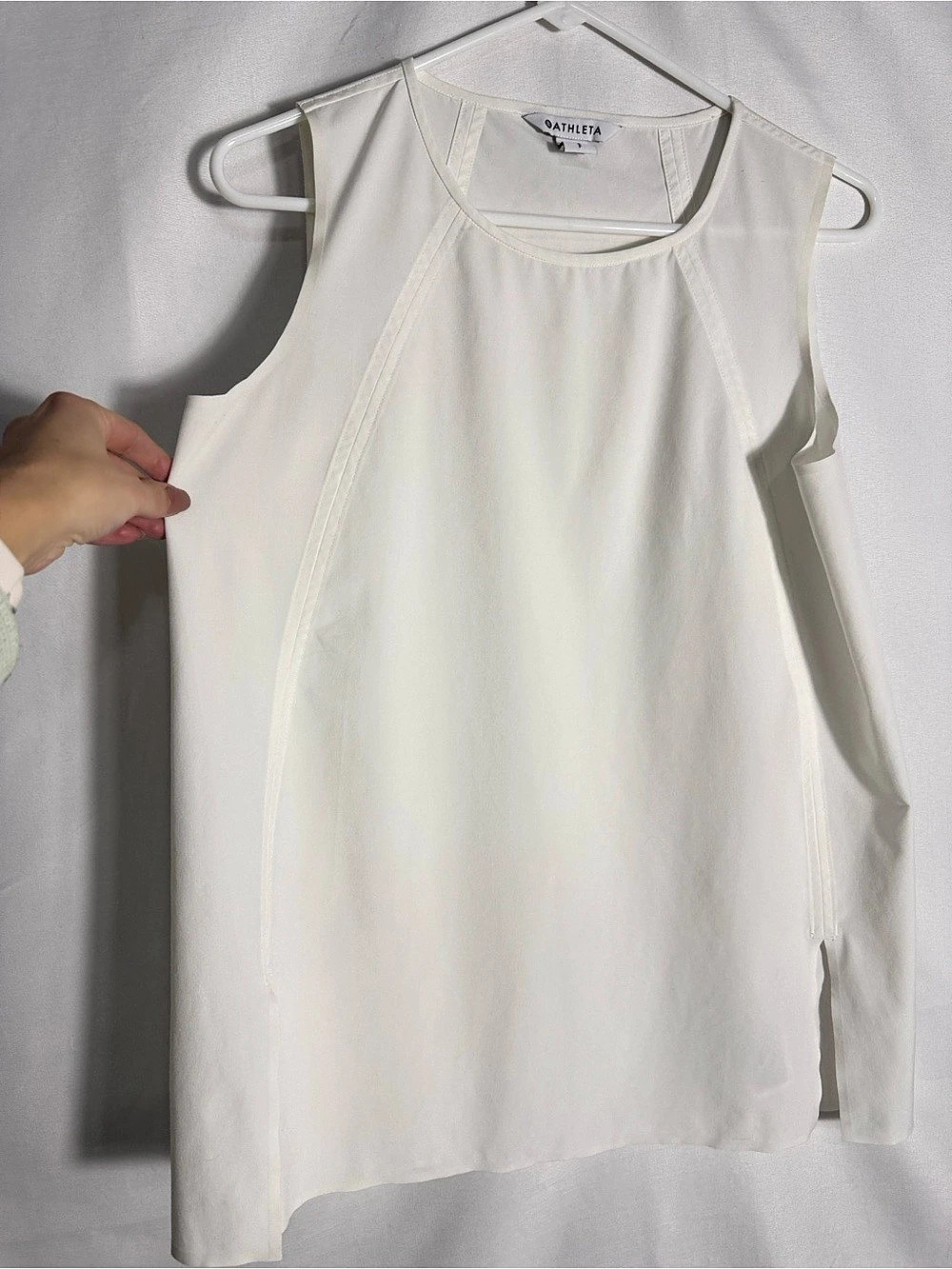 Athleta Breezy Sleeveless Tunic Tank Top Crew Neck Side Slits in White Small